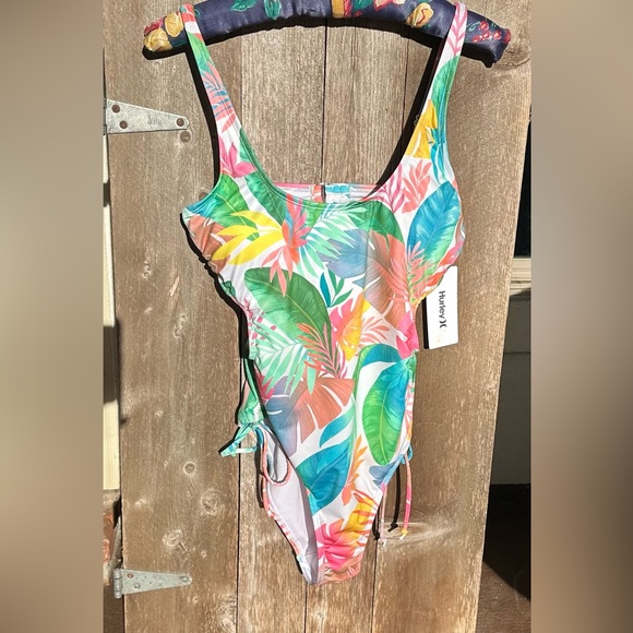 Hurley Other - 🌸 Hurley Colorful Tropical Leaf One Piece